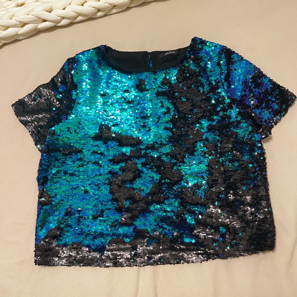 Boutique blue/green Sequin top L
